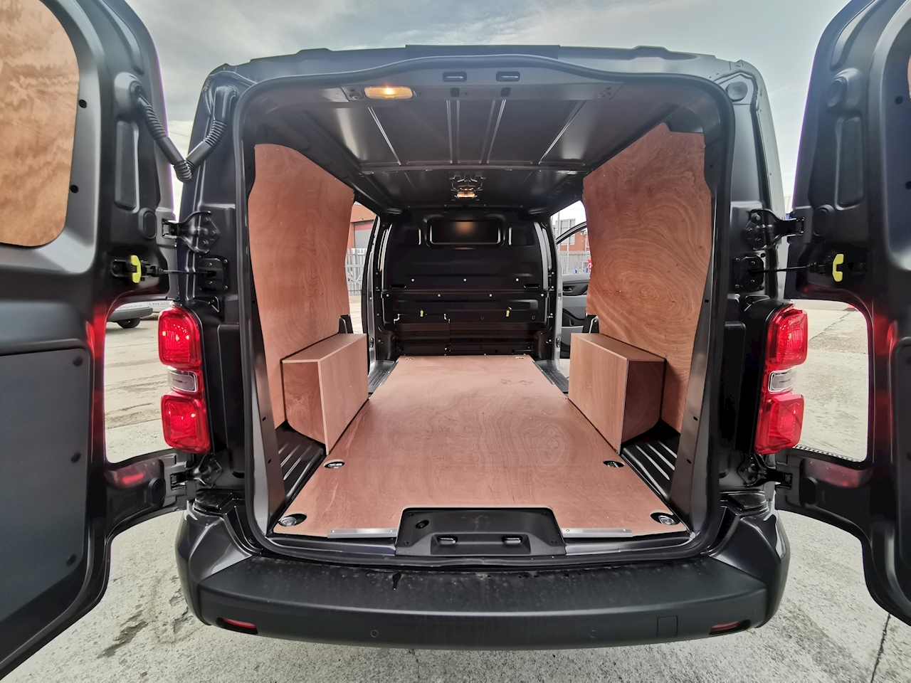 VAUXHALL VIVARO L2 DIESEL 3100 2.0d 145PS Sportive H1 Van